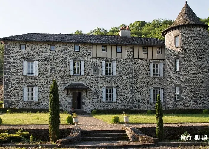 Alojamento de Acomodação e Pequeno-almoço Château De La Moissetie Aurillac