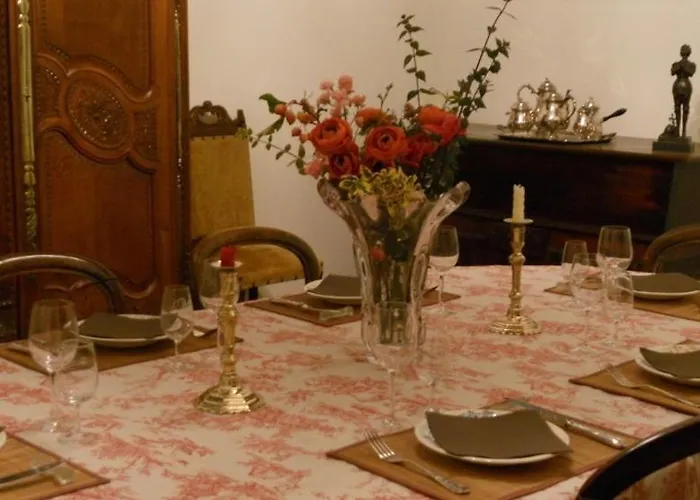 Château De La Moissetie Alojamento de Acomodação e Pequeno-almoço Aurillac